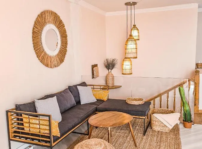 Oceanview Boutique House, 125 Sqm, Parking, Sunset Rooftop Costa Adeje (Tenerife)