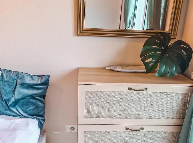 Oceanview Boutique House, 125 Sqm, Parking, Sunset Rooftop *