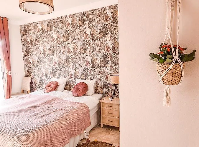 Oceanview Boutique House, 125 Sqm, Parking, Sunset Rooftop *