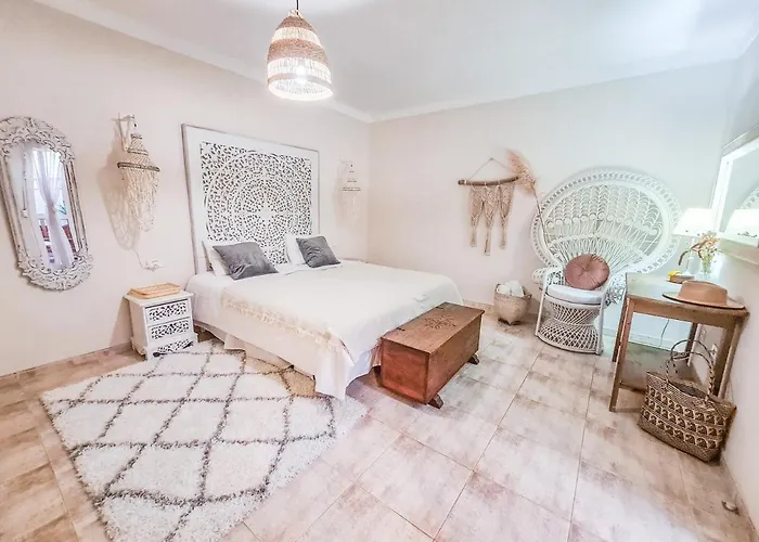 Holiday home Oceanview Boutique House, 125 Sqm, Parking, Sunset Rooftop *