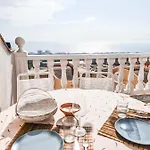 Oceanview Boutique House, 125 Sqm, Parking, Sunset Rooftop Nyaraló