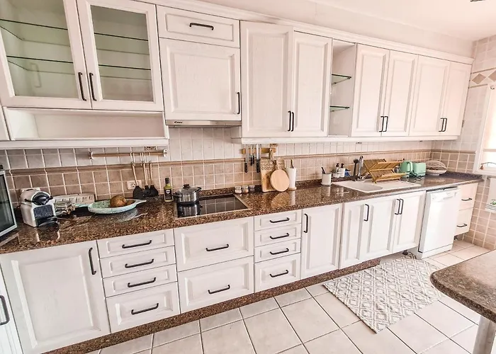 Hébergement de vacances Oceanview Boutique House, 125 Sqm, Parking, Sunset Rooftop *
