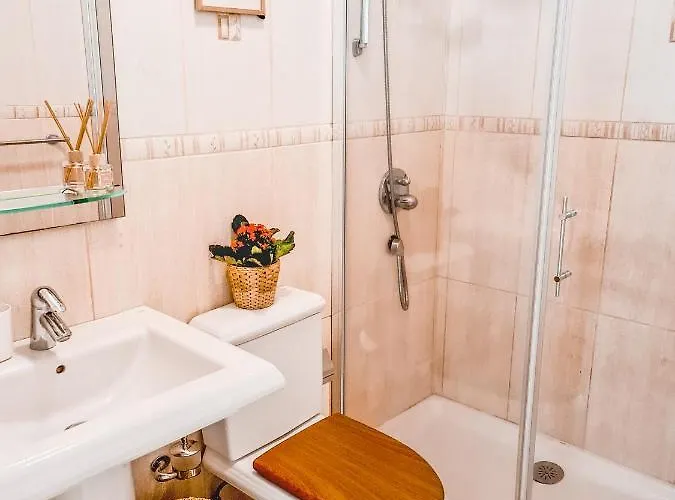 Oceanview Boutique House, 125 Sqm, Parking, Sunset Rooftop Hébergement de vacances *