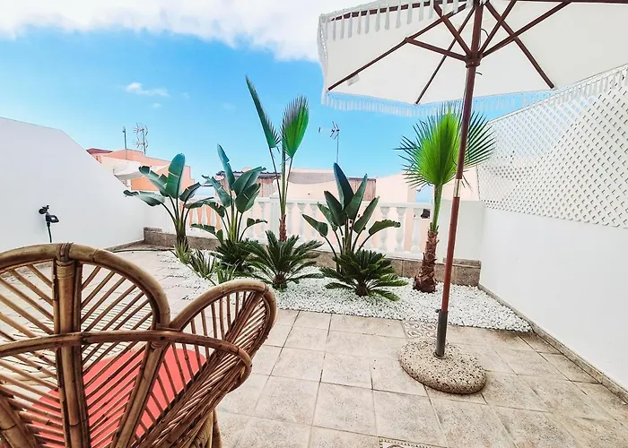 Oceanview Boutique House, 125 Sqm, Parking, Sunset Rooftop Hébergement de vacances