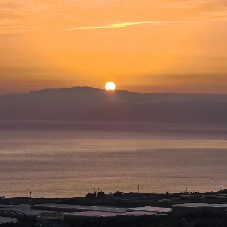 Oceanview Boutique House, 125 Sqm, Parking, Sunset Rooftop